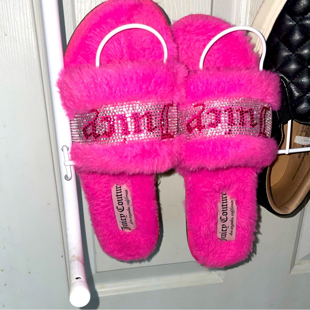 Juicy slippers